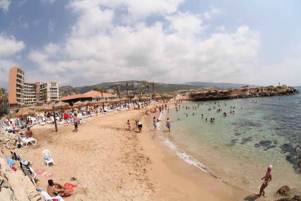 Sawary Beach Hotel Batroun Extérieur photo