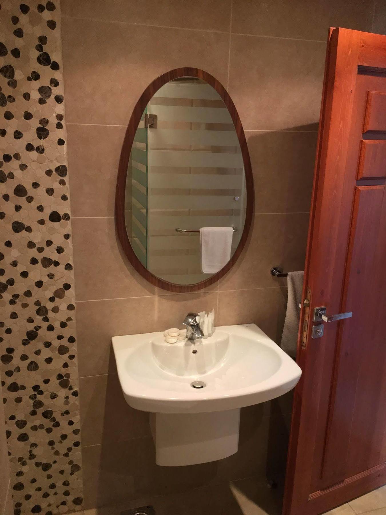 Sawary Beach Hotel Batroun Extérieur photo