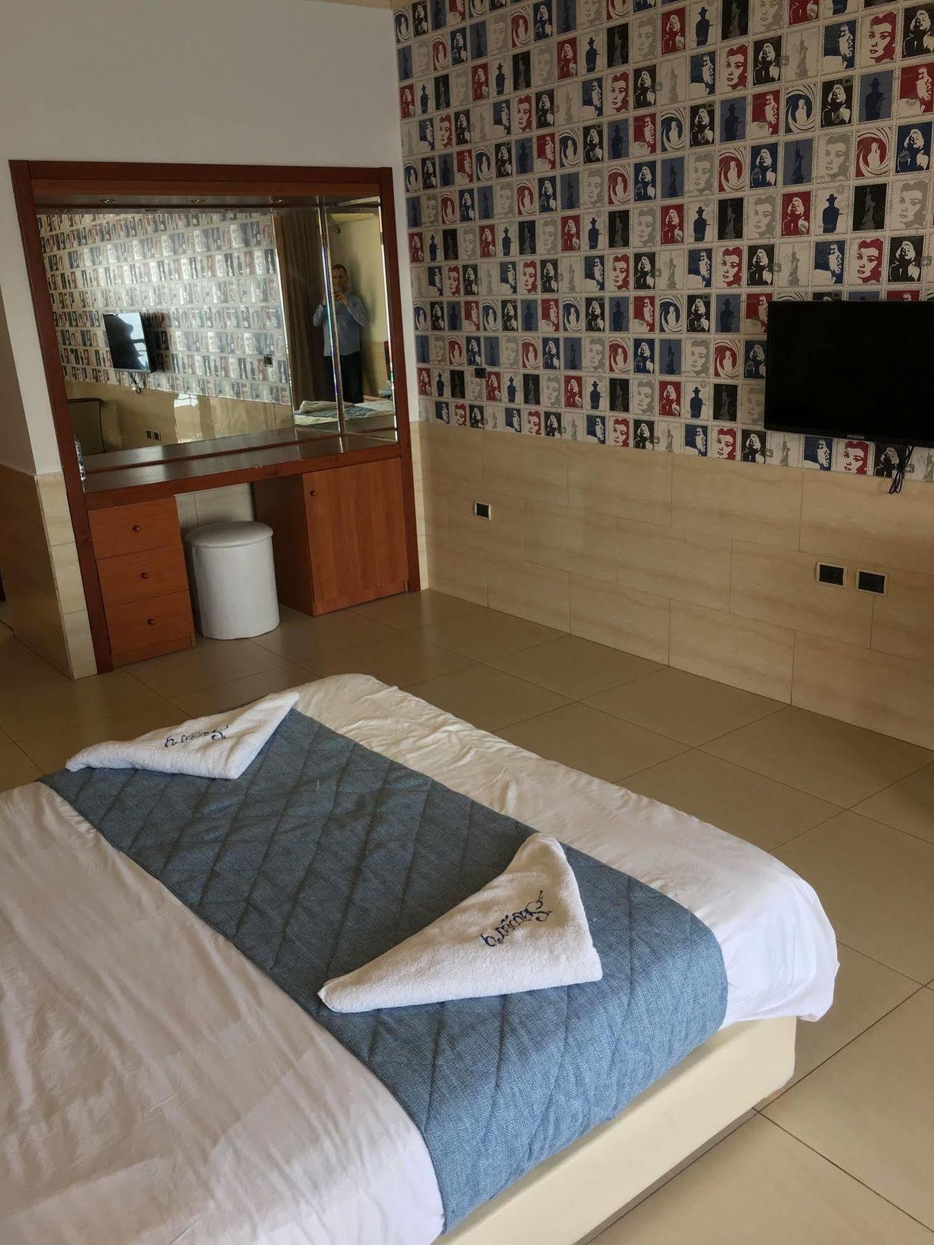 Sawary Beach Hotel Batroun Extérieur photo