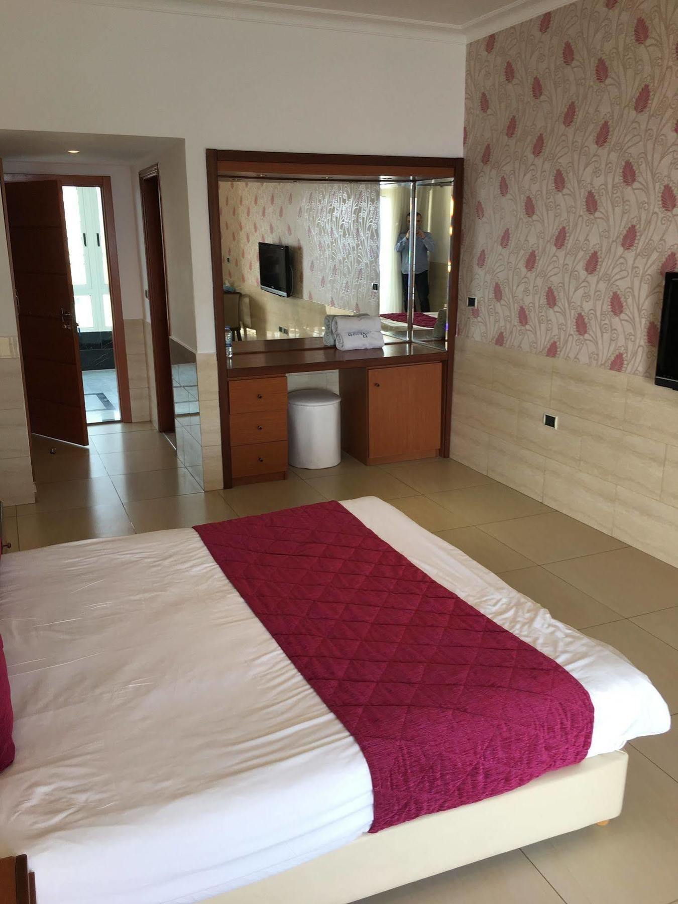 Sawary Beach Hotel Batroun Extérieur photo